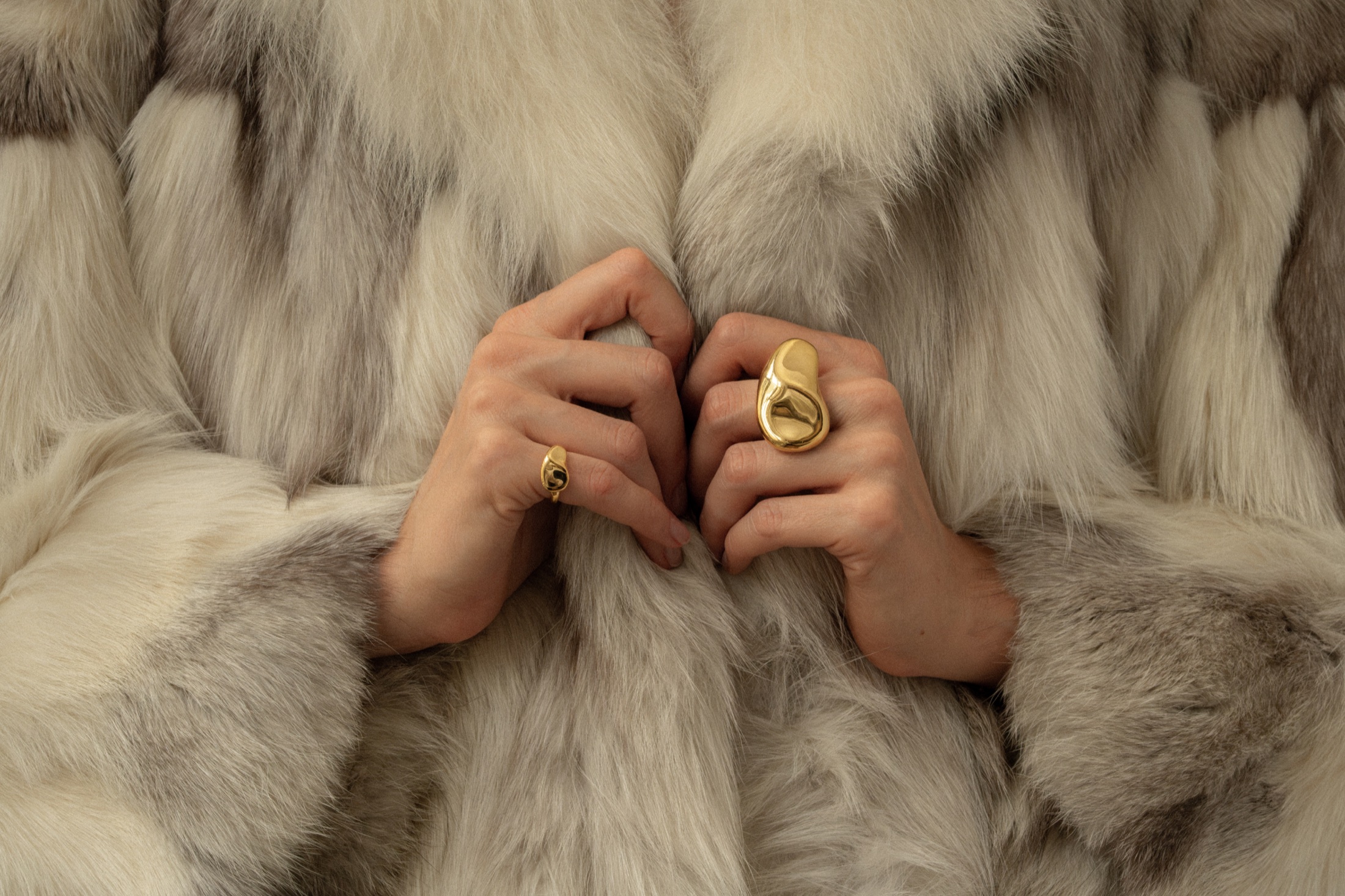 Mara Paris jewelry campaign photographed and creatively directed by Leonardo Caotti